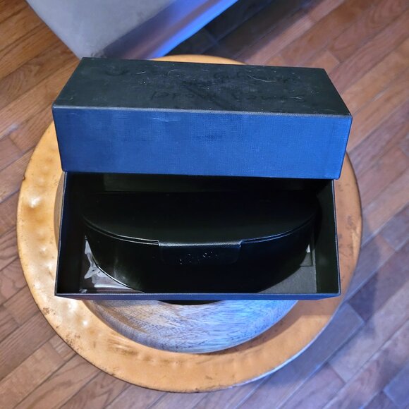 New PERSOL Unisex Black Sunglasses & Case - Picture 10 of 16